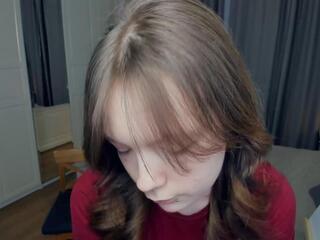 Emilia Dollins webcam model stream image