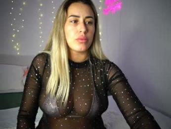lunaink_ webcam model stream image