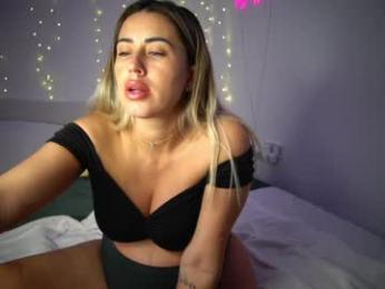 lunaink_ webcam model stream image