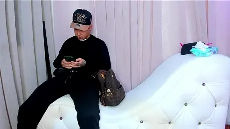 Yourslust_ webcam model stream image