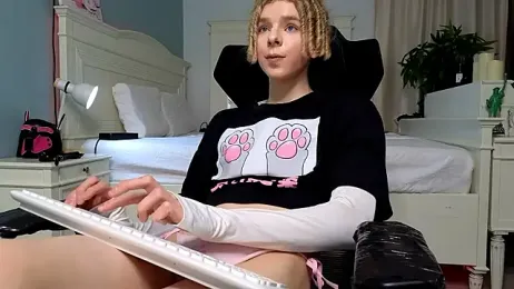 Kudi_Minnt webcam stripchat model stream image