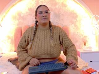 Mia Laurent webcam flirt4free model stream image