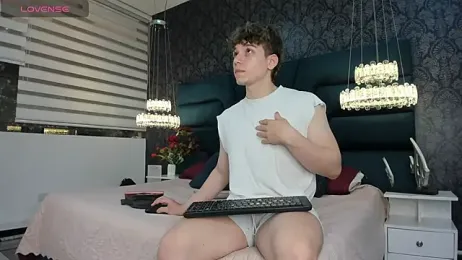 TaylerWhite webcam model stream image