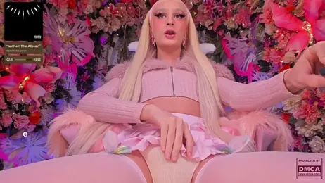 SpicySluts webcam model stream image