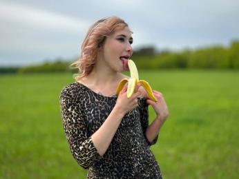 VikaCherry webcam model stream image