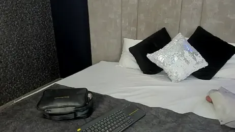 PerlaRogerss_ webcam model stream image