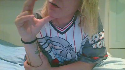 piccolaqueen webcam model stream image