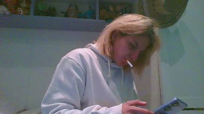 piccolaqueen webcam model stream image