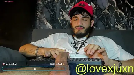 LovexJuxn8 webcam model stream image