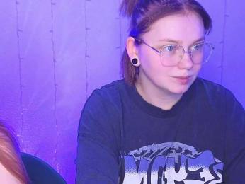 radianttwoX webcam bongacams model stream image