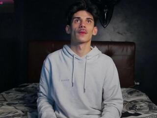 Leon Lovett webcam model stream image