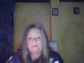 lady-vamp webcam model stream image