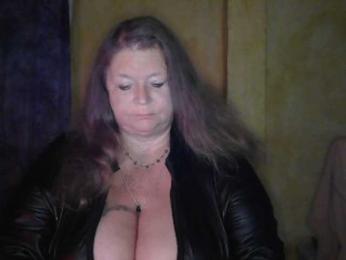 lady-vamp webcam model stream image