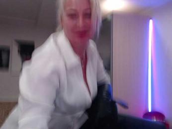 MistressMilfa webcam model stream image