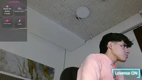 Dyla_n18 webcam stripchat model stream image