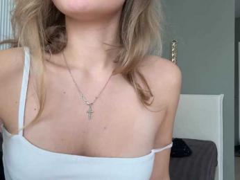 LuxTemptress webcam model stream image