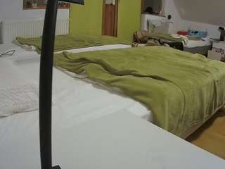 voyeurcam-julmodels-bed-2 webcam camsoda model stream image