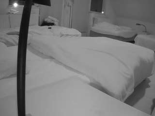 voyeurcam-julmodels-bed-2 webcam model stream image