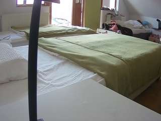 voyeurcam-julmodels-bed-2 webcam model stream image