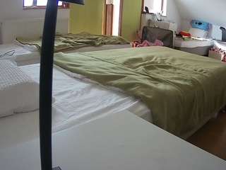 voyeurcam-julmodels-bed-2 webcam model stream image