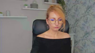 CinderellaMoon webcam model stream image