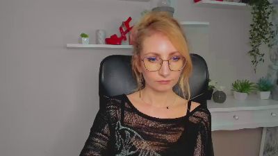 CinderellaMoon webcam model stream image