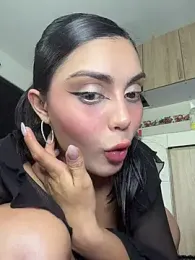 zui_lu webcam stripchat model stream image