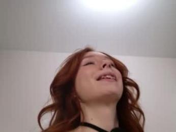 evelunee webcam model stream image