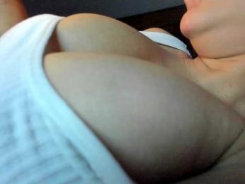 NinaBelluschi webcam model stream image