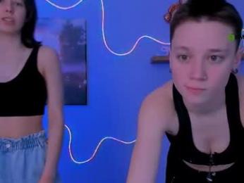 aria_wild_ webcam model stream image