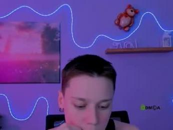 aria_wild_ webcam model stream image