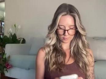 taylorslittlekingdom webcam model stream image