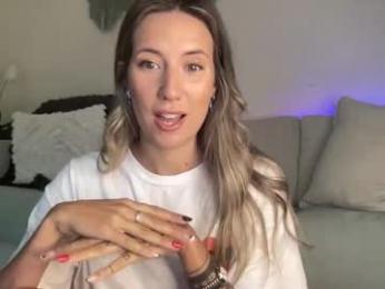 taylorslittlekingdom webcam model stream image