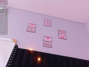 slutlittlegir webcam model stream image