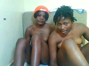 Blacks-petites webcam model stream image