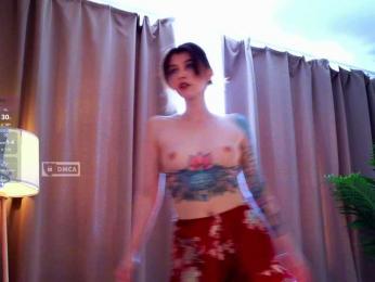 HoneyCherry webcam model stream image