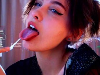 HoneyCherry webcam model stream image