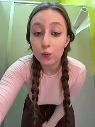 FroggyAnna webcam stripchat model stream image