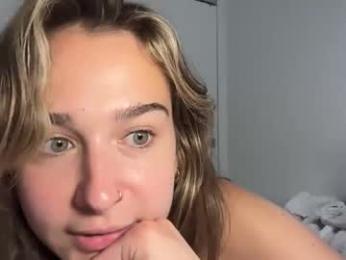 elenahere4u webcam model stream image