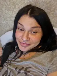 9Alice webcam model stream image