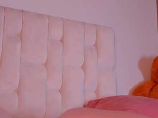 kikievega webcam camsoda model stream image