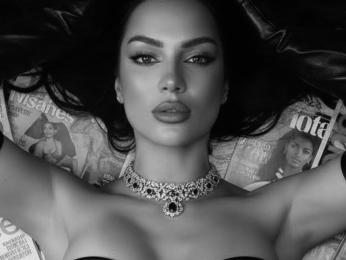 NovaV webcam livejasmin model stream image