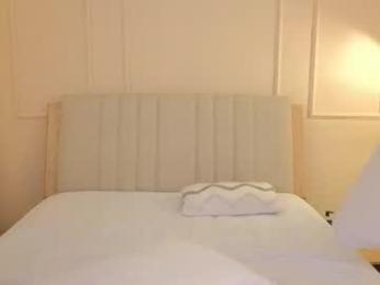 mr_danni_ webcam model stream image