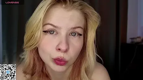 LynetHakes webcam model stream image