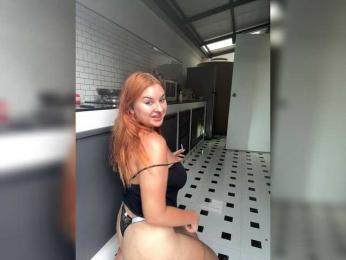 delyannicole webcam model stream image