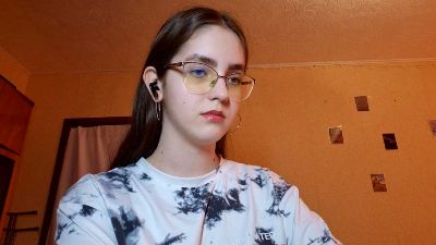 RoxanaKneisler webcam model stream image