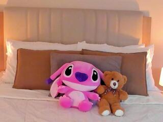 Isa Raven webcam model stream image