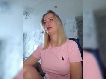 fruittella webcam bongacams model stream image