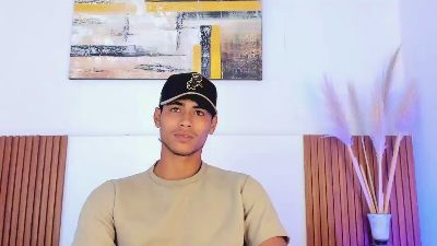 zander_20 webcam model stream image