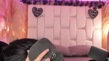 Daphne_And_Roger webcam model stream image